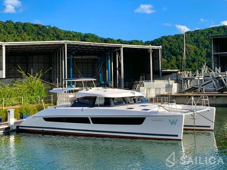 CatFlash 43 - Yacht Charter Sailica
