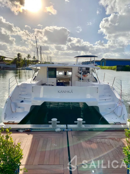 CatFlash 43 - Yacht Charter Sailica