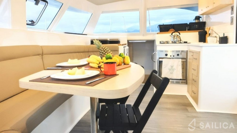 CatFlash 43 - Yacht Charter Sailica