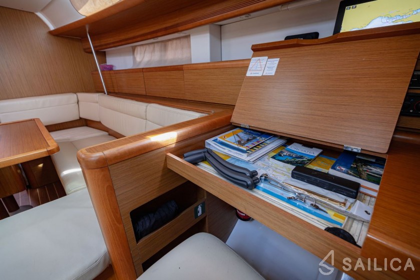 Sun Odyssey 49i - Yacht Charter Sailica