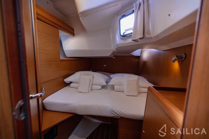 Sun Odyssey 49i - Yacht Charter Sailica