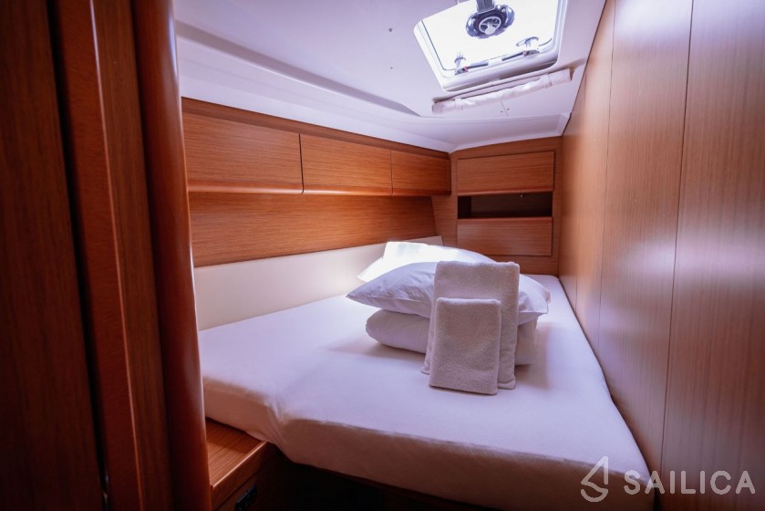 Sun Odyssey 49i - Yacht Charter Sailica