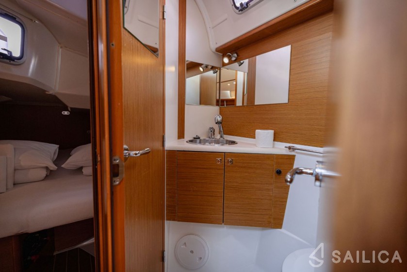 Sun Odyssey 49i - Yacht Charter Sailica