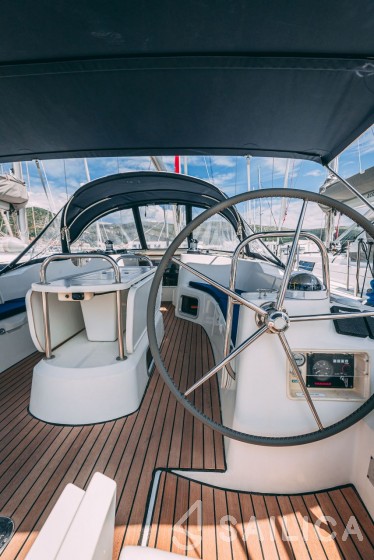 Sun Odyssey 49i - Yacht Charter Sailica