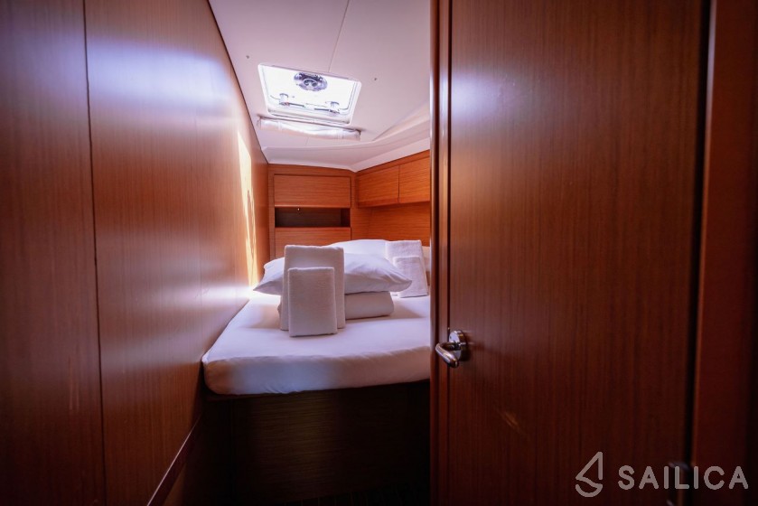 Sun Odyssey 49i - Yacht Charter Sailica
