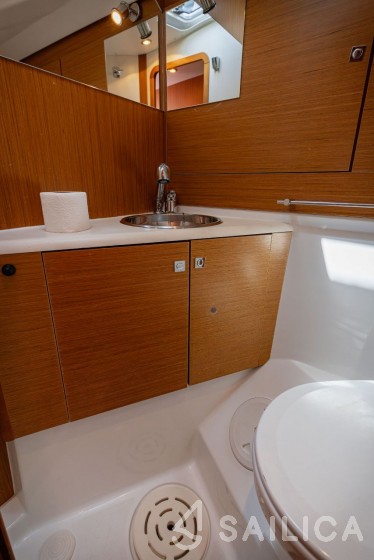 Sun Odyssey 49i - Yacht Charter Sailica