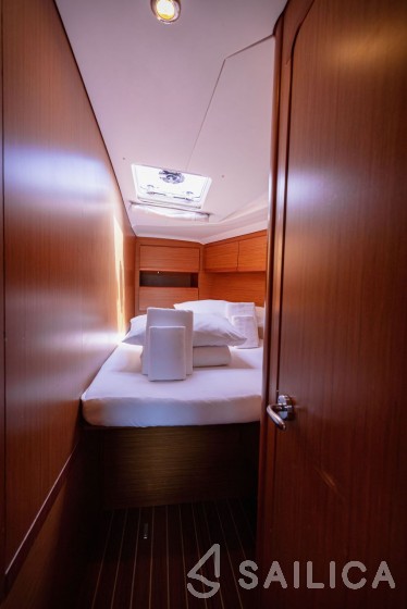Sun Odyssey 49i - Yacht Charter Sailica