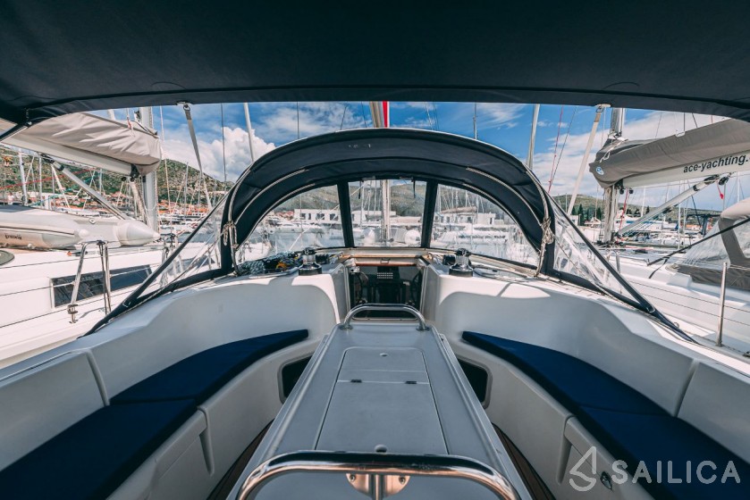Sun Odyssey 49i - Yacht Charter Sailica