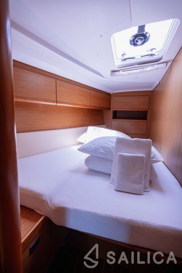 Sun Odyssey 49i - Yacht Charter Sailica
