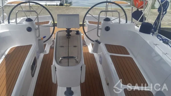 Delta 41 - Yacht Charter Sailica