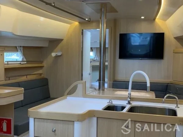 Delta 41 - Yacht Charter Sailica