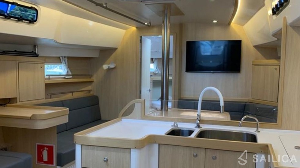 Delta 41 - Yacht Charter Sailica