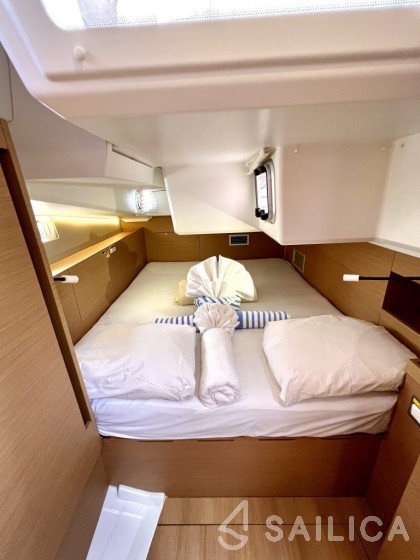 Sun Odyssey 490 - Yacht Charter Sailica