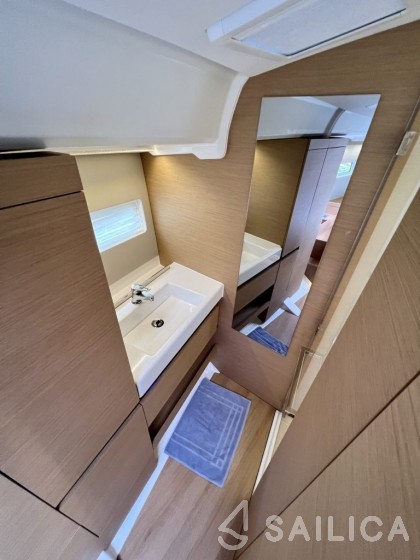 Sun Odyssey 490 - Yacht Charter Sailica