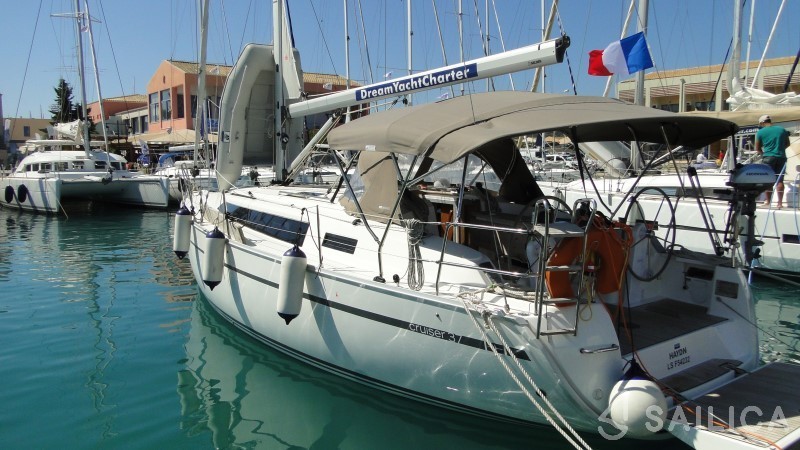 Bavaria 37 Cruiser - Yacht Charter Sailica