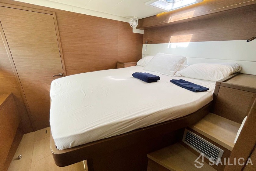 Lagoon 52F - Yacht Charter Sailica