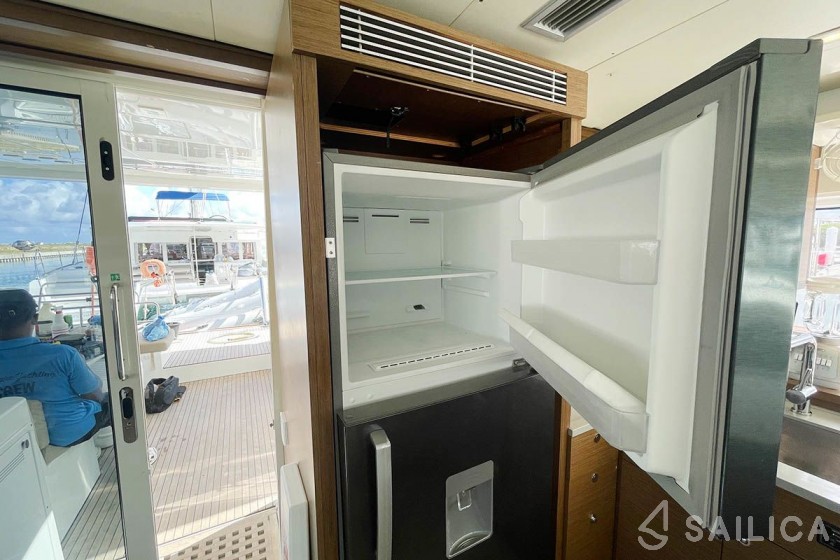 Lagoon 52F - Yacht Charter Sailica