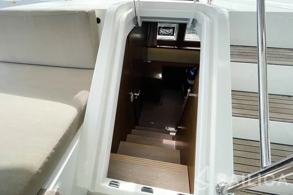 Lagoon 52F - Yacht Charter Sailica