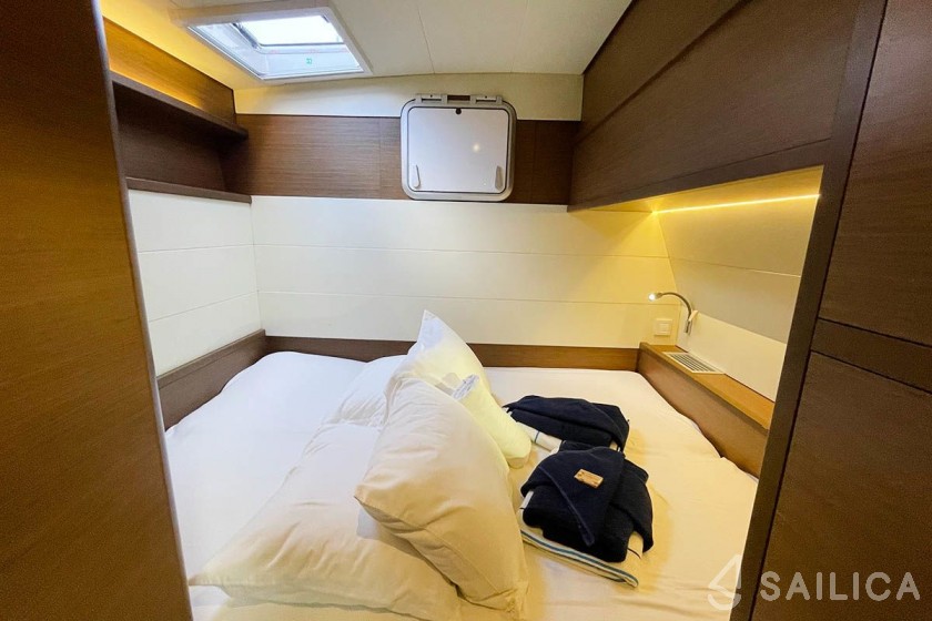 Lagoon 52F - Yacht Charter Sailica