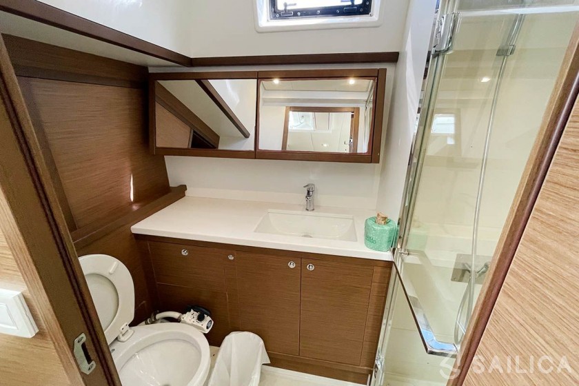 Lagoon 52F - Yacht Charter Sailica