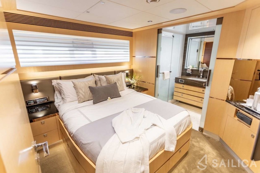 Horizon FD85 - Yacht Charter Sailica