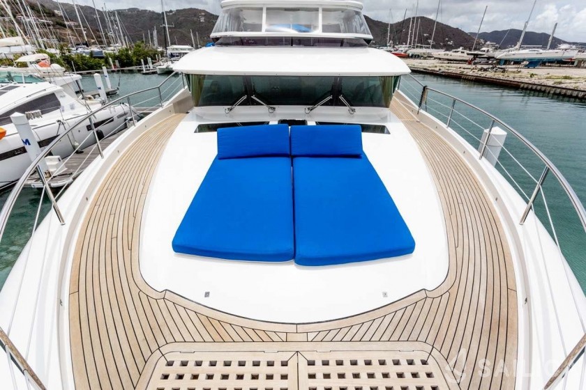 Horizon FD85 - Yacht Charter Sailica