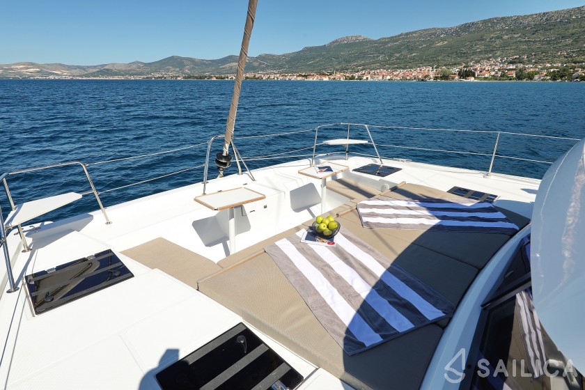 Bali Catspace - Yacht Charter Sailica