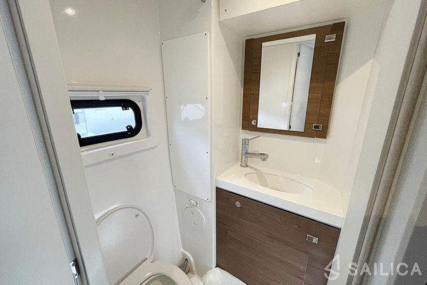 Bali 4.8  - Yacht Charter Sailica
