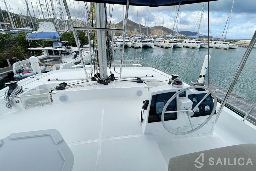 Bali 4.8  - Yacht Charter Sailica