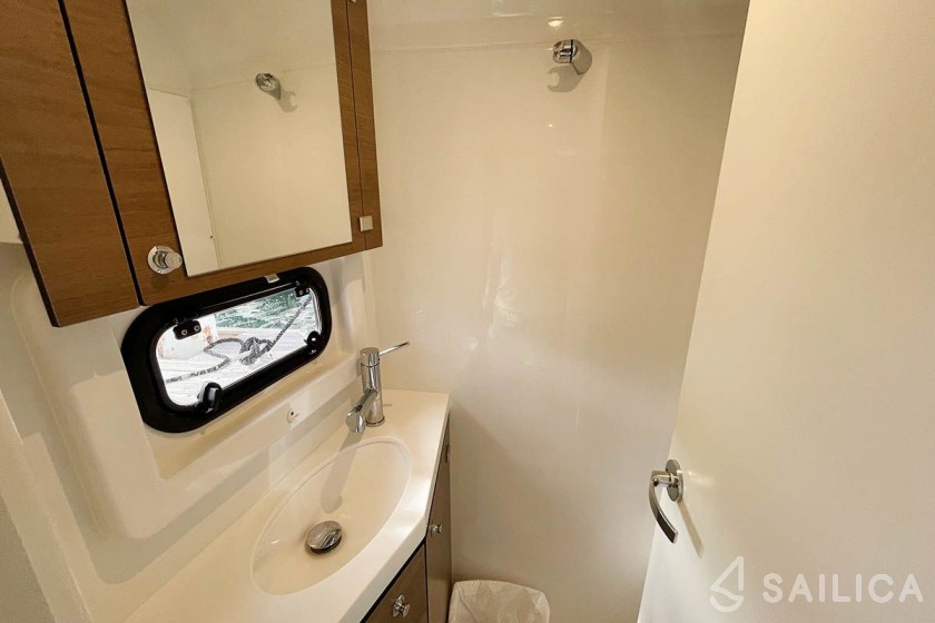 Bali 4.8  - Yacht Charter Sailica