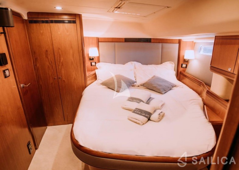 Moody 64 - Yacht Charter Sailica