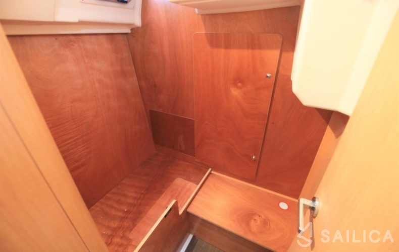 Oceanis 35.1 - Yacht Charter Sailica