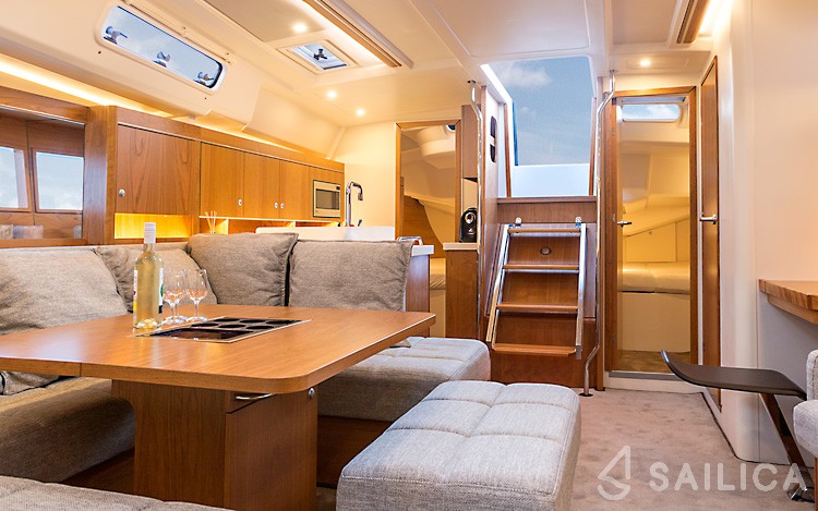 Hanse 455 - Yacht Charter Sailica