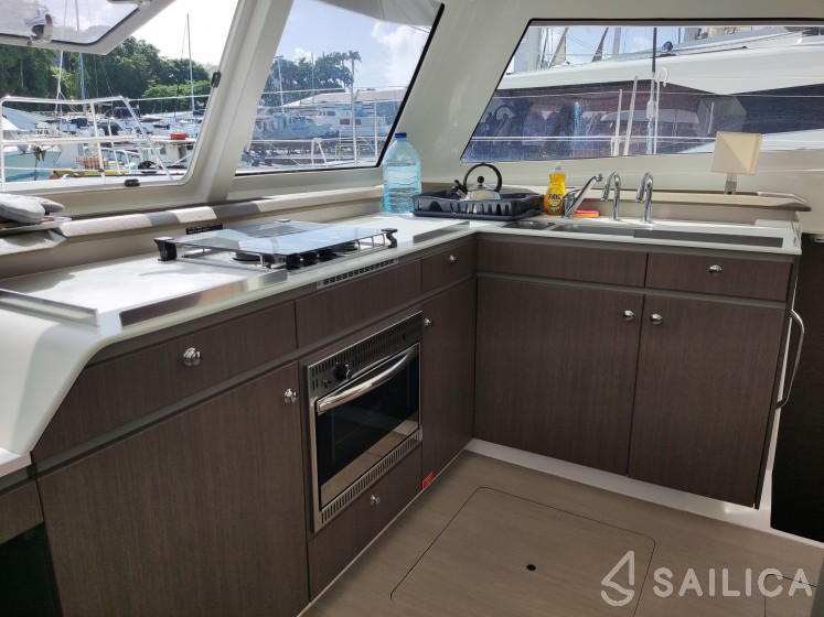 Bali Catspace - Yacht Charter Sailica
