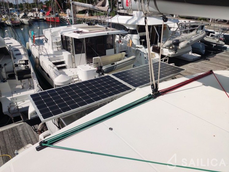 Lagoon 42 - Yacht Charter Sailica