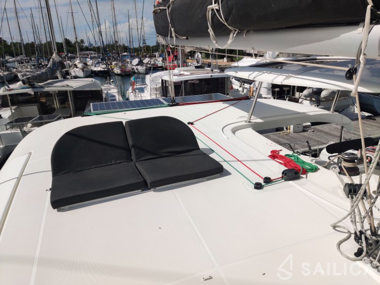 Lagoon 42 - Yacht Charter Sailica