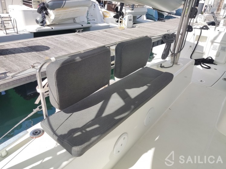 Lagoon 42 - Yacht Charter Sailica