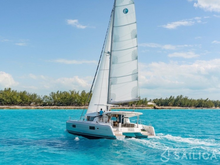 Lagoon 42 - Yacht Charter Sailica