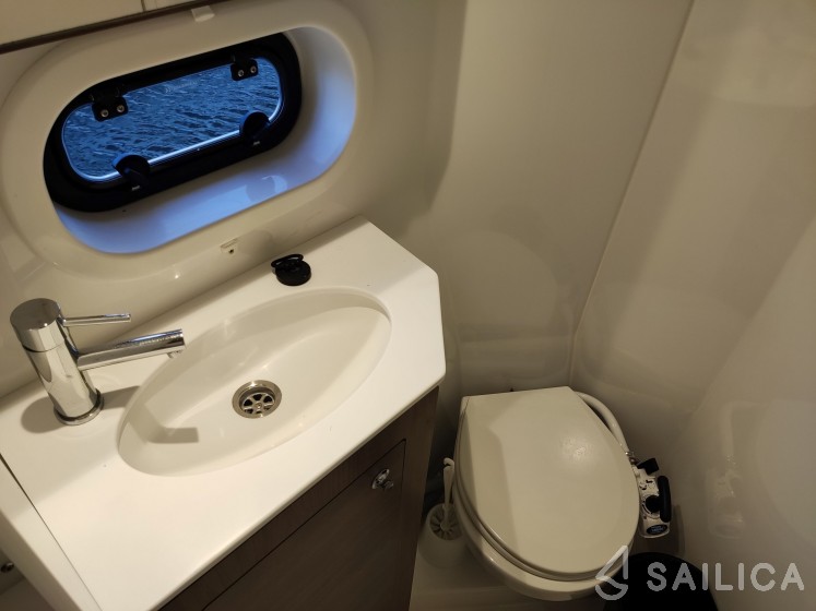 Bali 4.2 - Yacht Charter Sailica