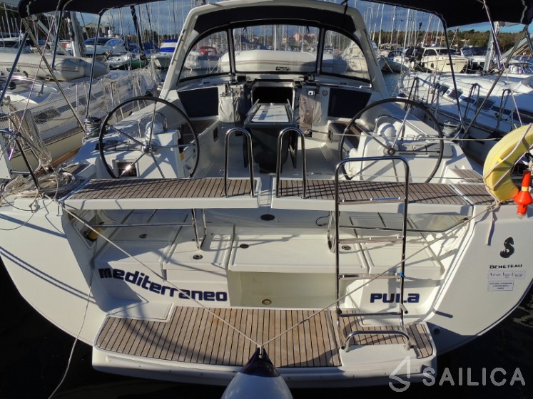 Oceanis 45 - Yacht Charter Sailica