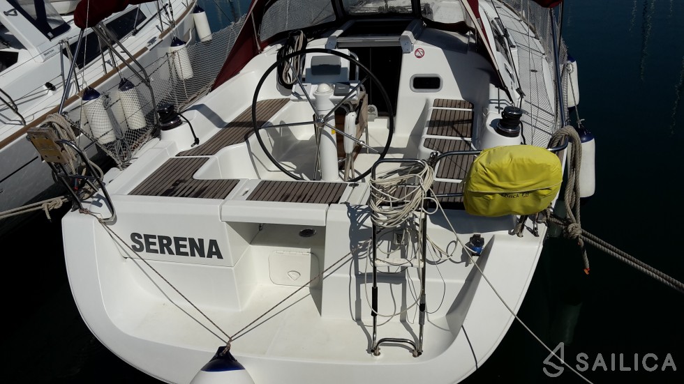 Oceanis 37 - Yacht Charter Sailica