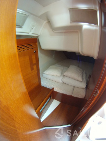 Oceanis 37 - Yacht Charter Sailica
