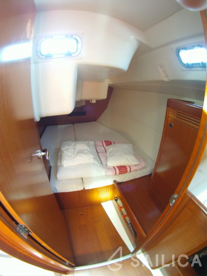 Oceanis 37 - Yacht Charter Sailica