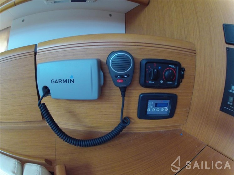 Jeanneau 53 - Yacht Charter Sailica