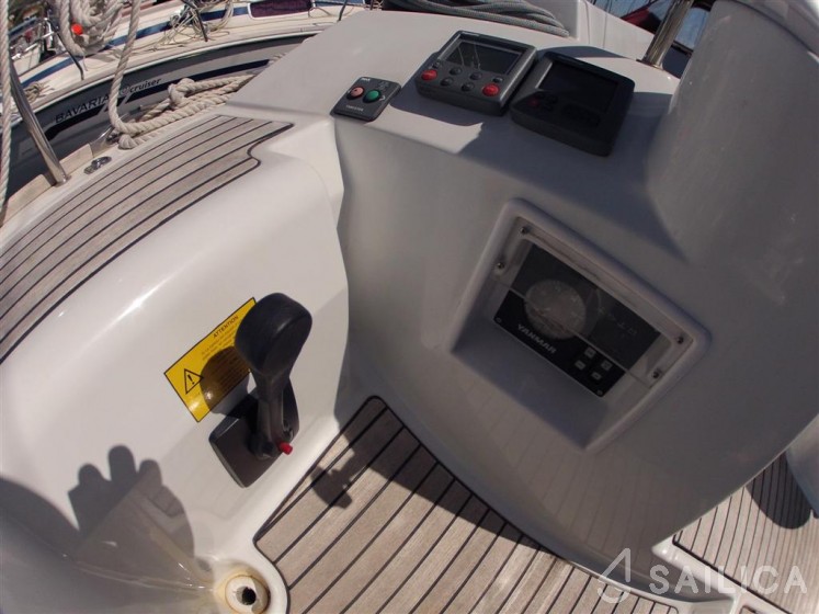 Jeanneau 53 - Yacht Charter Sailica
