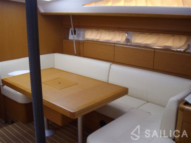 Jeanneau 53 - Yacht Charter Sailica
