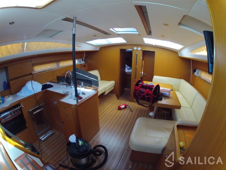 Jeanneau 53 - Yacht Charter Sailica