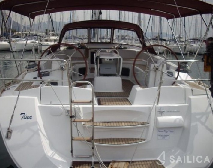 Jeanneau 53 - Yacht Charter Sailica