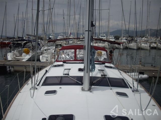 Jeanneau 53 - Yacht Charter Sailica