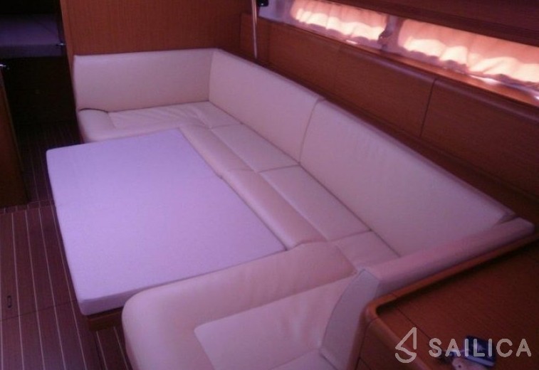 Jeanneau 53 - Yacht Charter Sailica